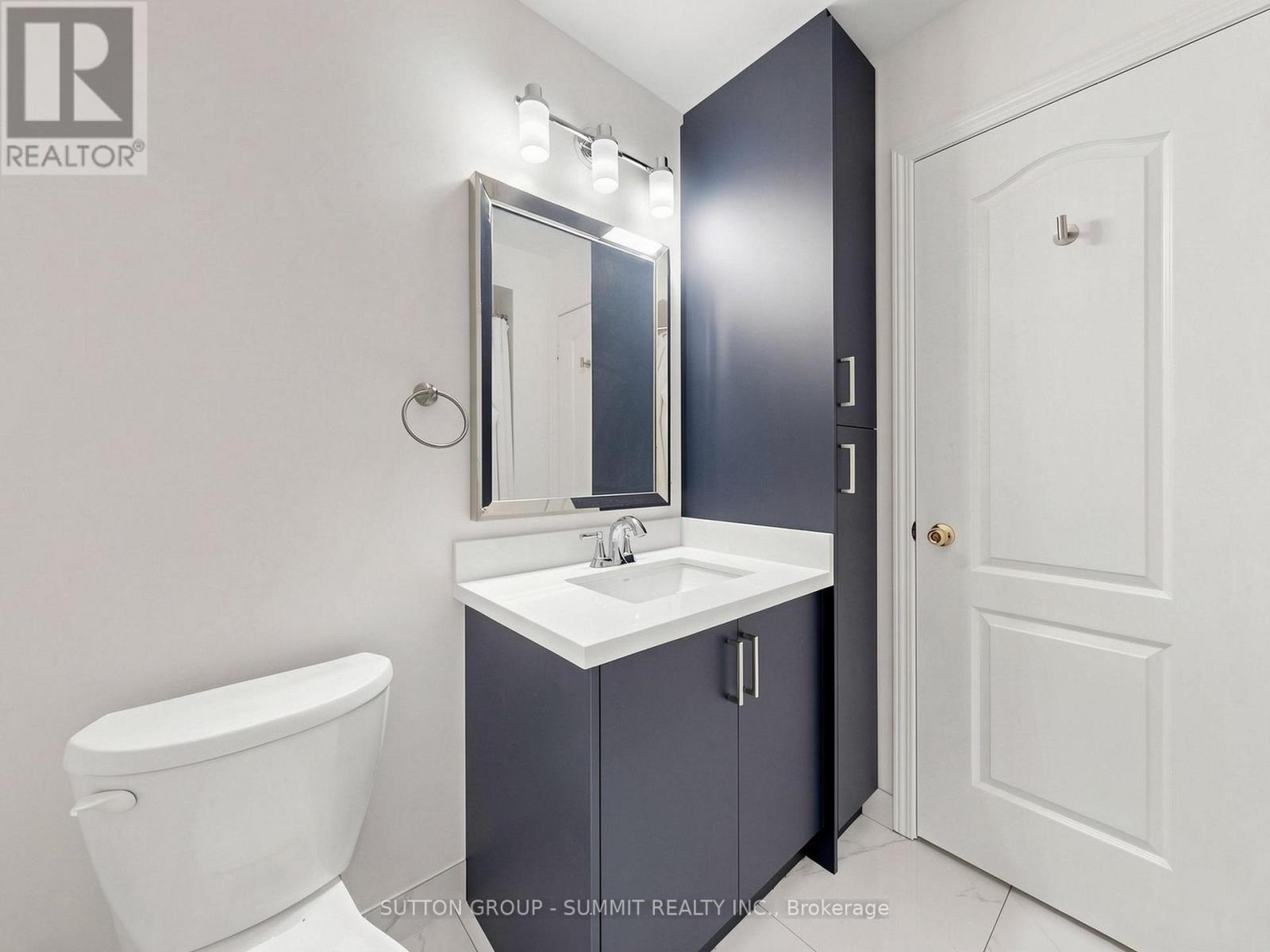 735 Maxman Street, Mississauga, ON - Indoor Photo Showing Bathroom