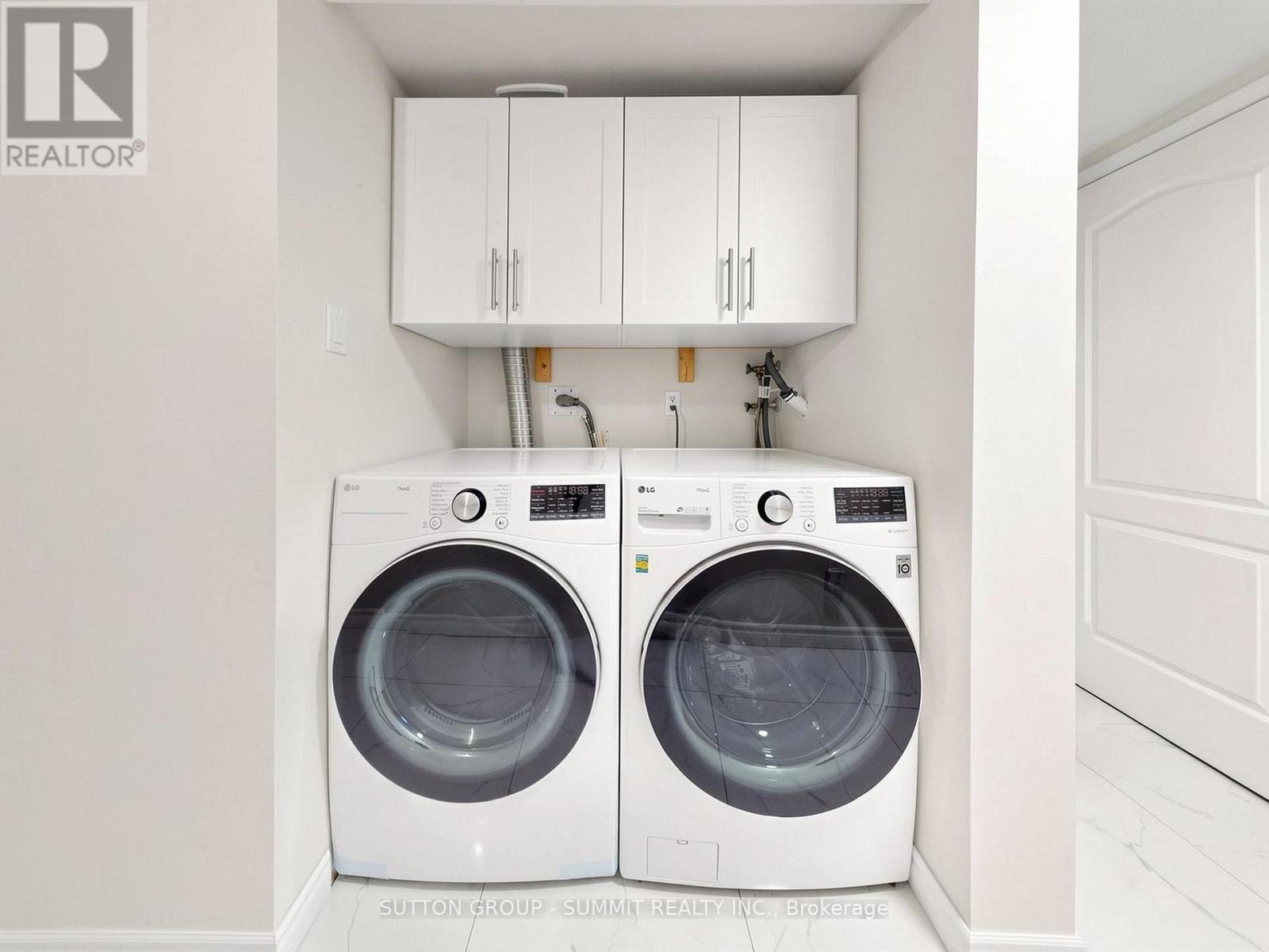 735 Maxman Street, Mississauga, ON - Indoor Photo Showing Laundry Room
