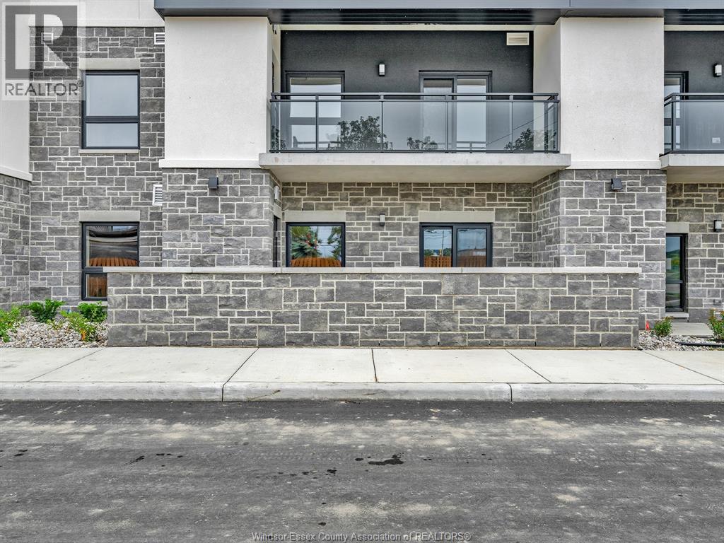 11646 Tecumseh Road Unit# 300, Windsor, ON - Outdoor With Balcony
