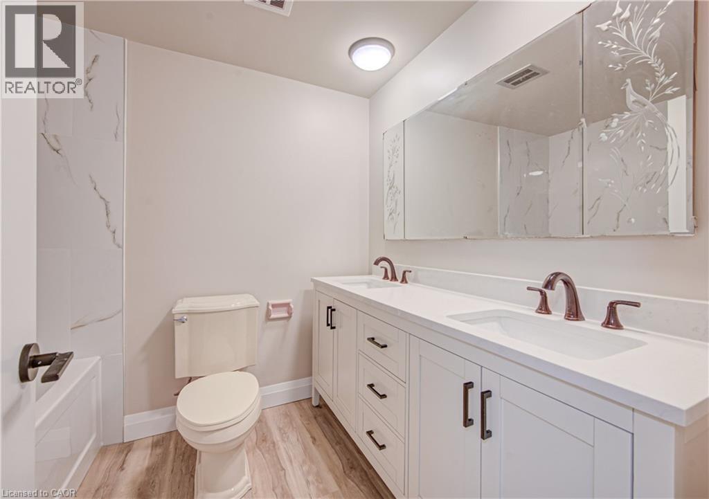 144 Shuh Avenue, Kitchener, ON - Indoor Photo Showing Bathroom