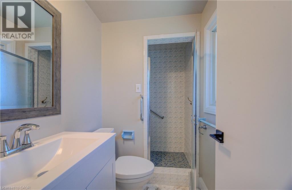 144 Shuh Avenue, Kitchener, ON - Indoor Photo Showing Bathroom