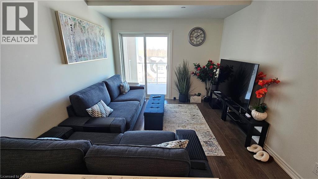 5 Spooner Crescent Unit# 314, Collingwood, ON - Indoor Photo Showing Living Room