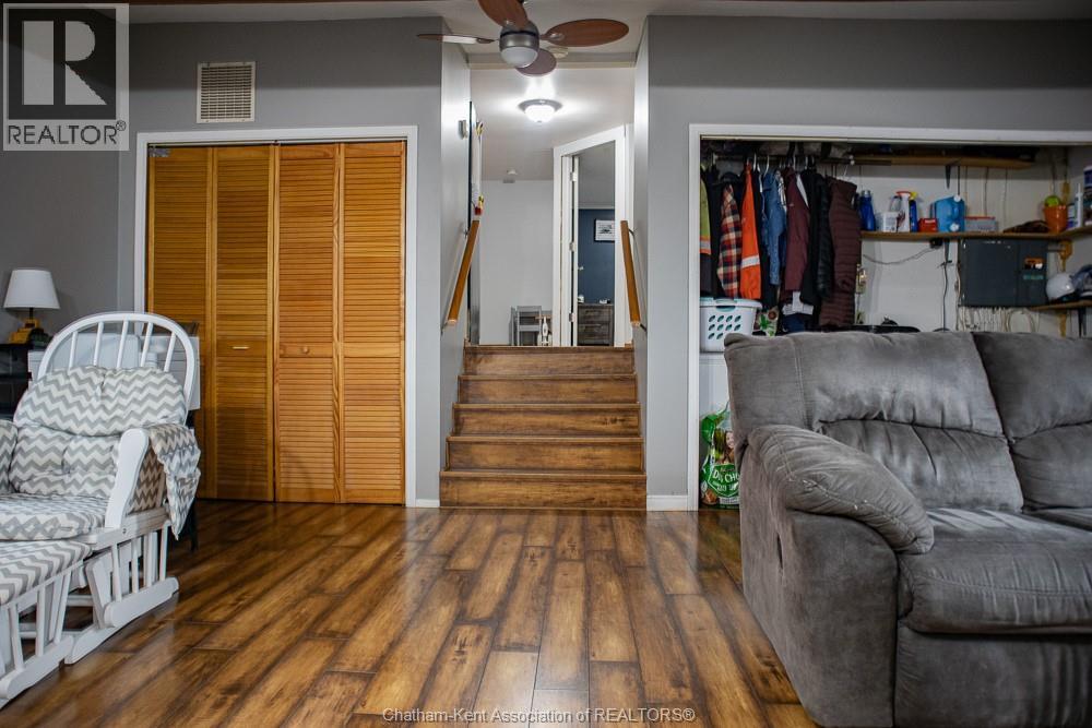 20 St.Clair Street, Tilbury, ON - Indoor Photo Showing Living Room