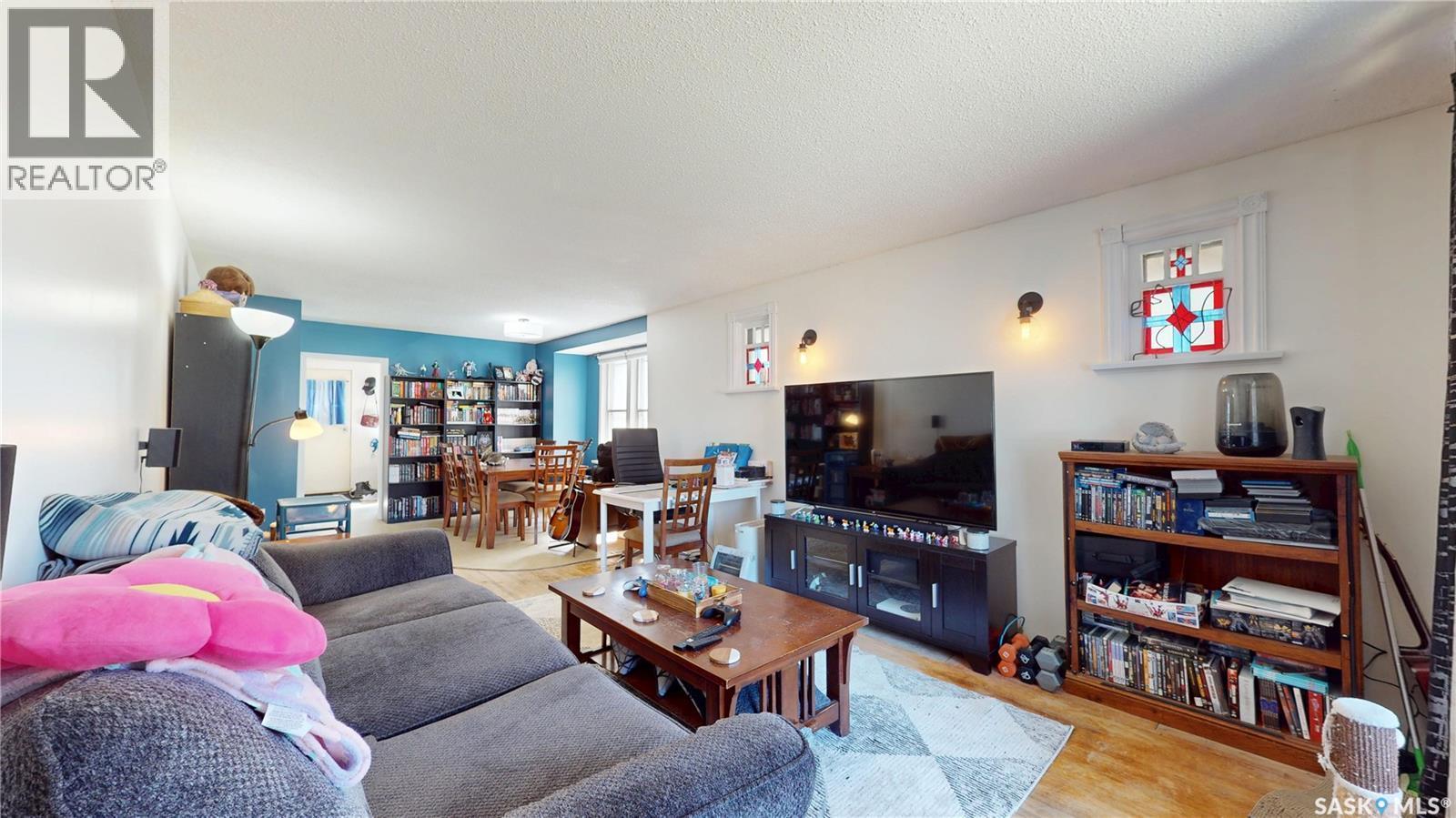 1337 Mctavish Street, Regina, SK - Indoor Photo Showing Living Room