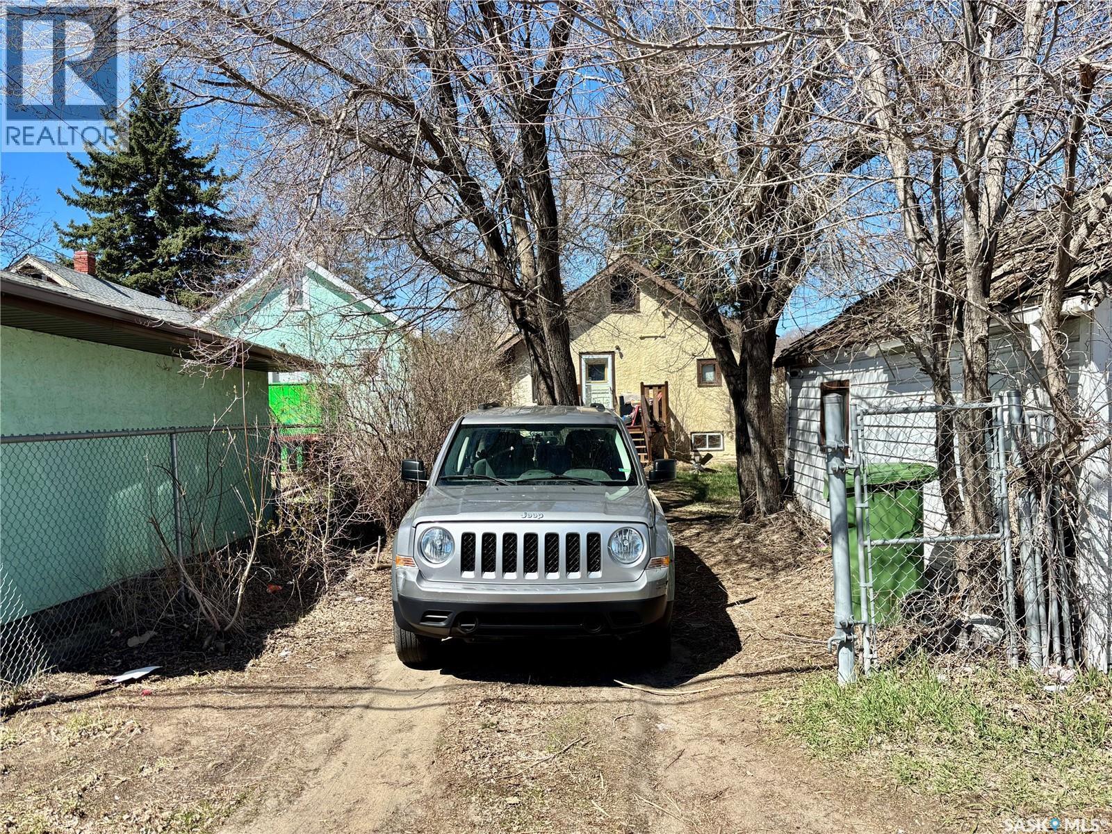 1337 Mctavish Street, Regina, SK - Outdoor