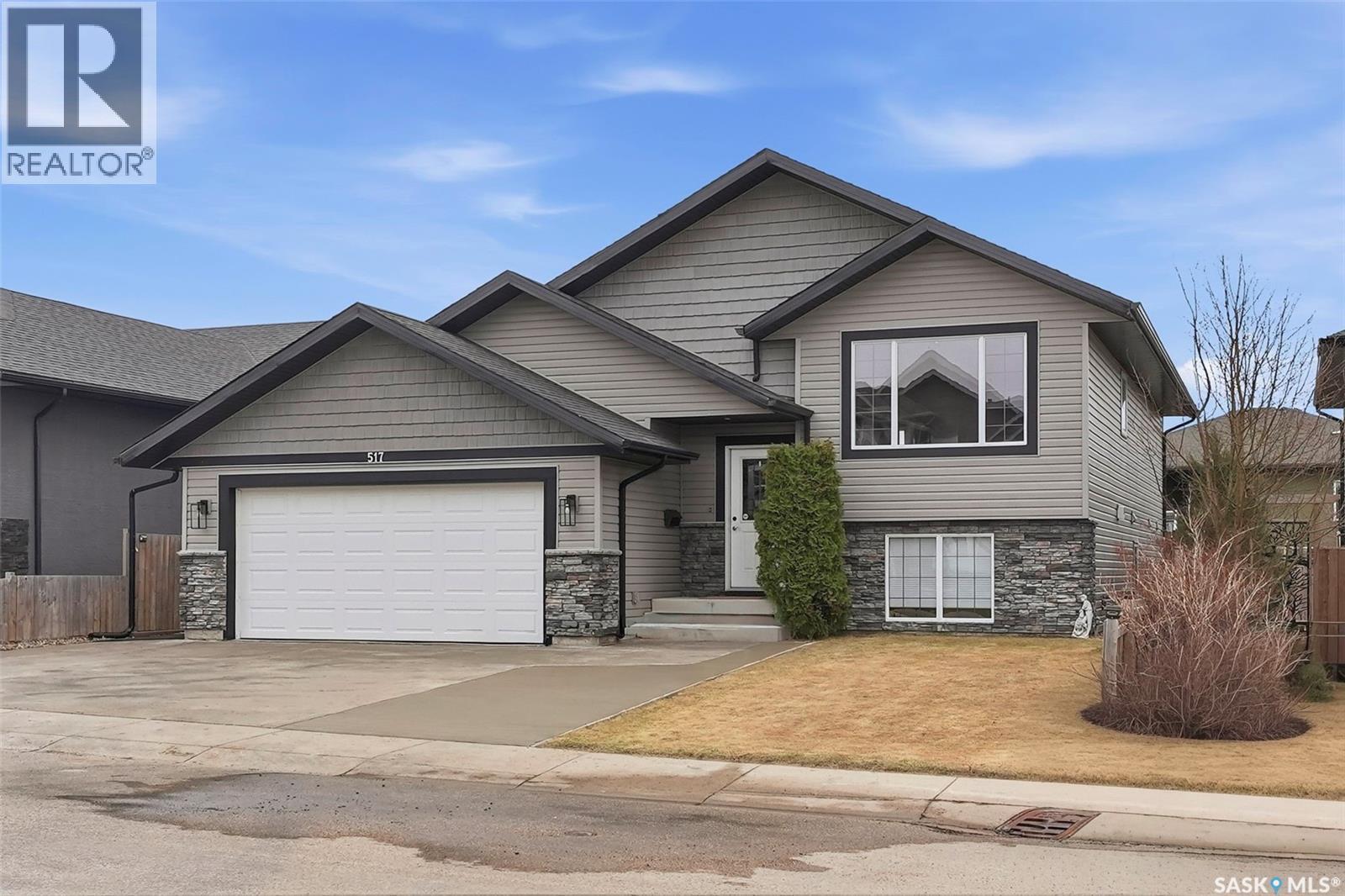 517 Redwood Crescent, Warman, SK - Outdoor With Facade