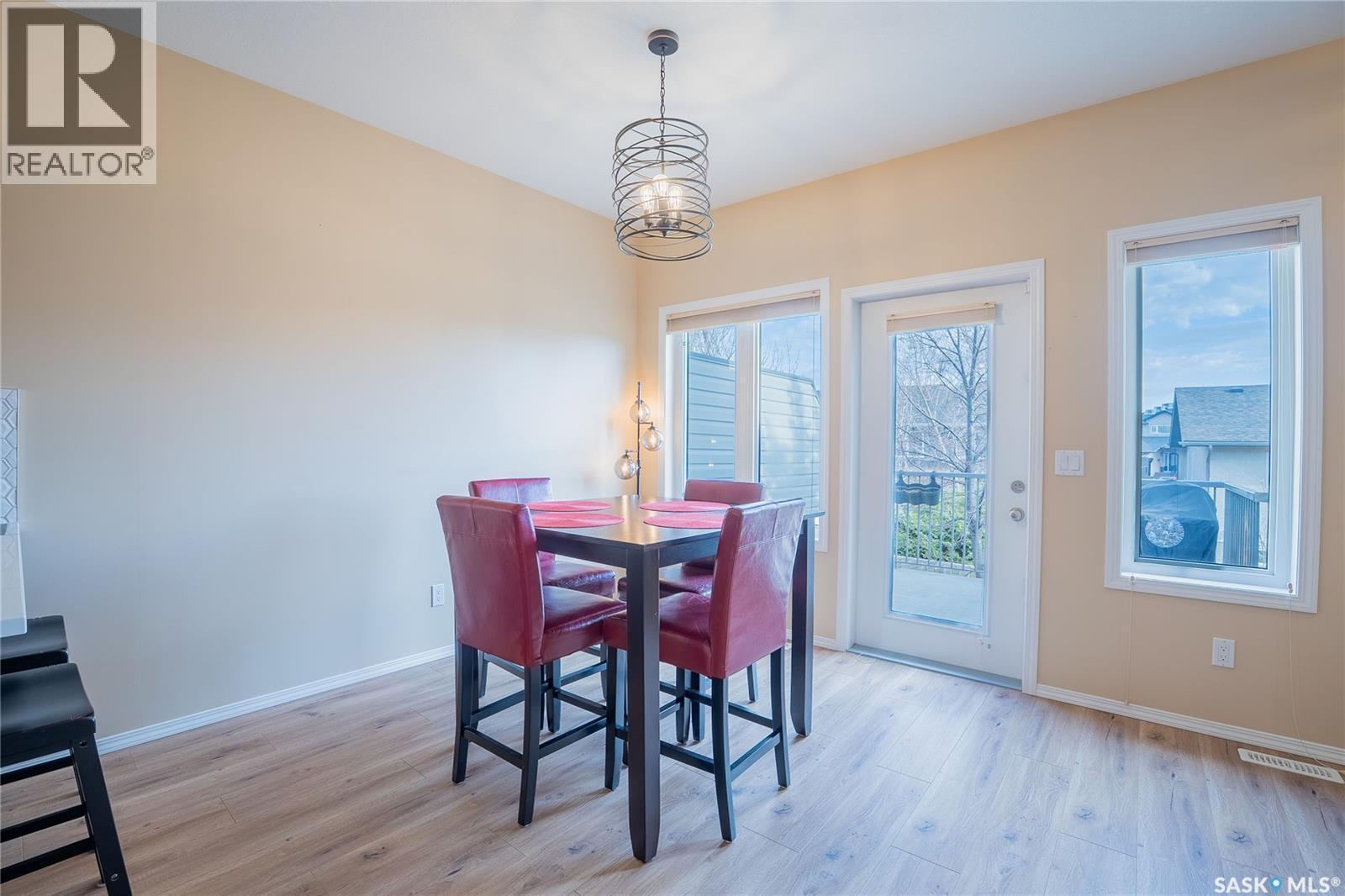 143 615 Stensrud Road, Saskatoon, SK - Indoor Photo Showing Dining Room