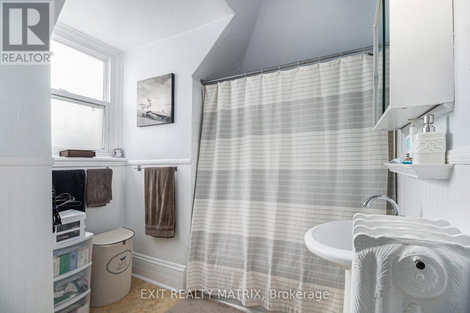 14 Somerset Street W, Ottawa, ON - Indoor Photo Showing Bathroom
