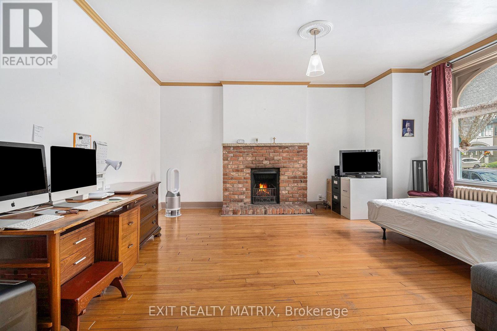 14 Somerset Street W, Ottawa, ON - Indoor Photo Showing Other Room With Fireplace
