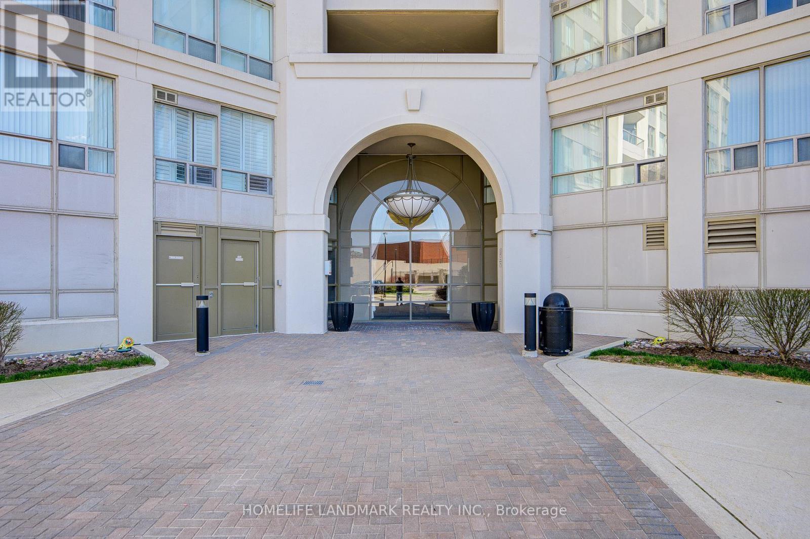 317 - 9017 Leslie Street, Richmond Hill, ON - Outdoor