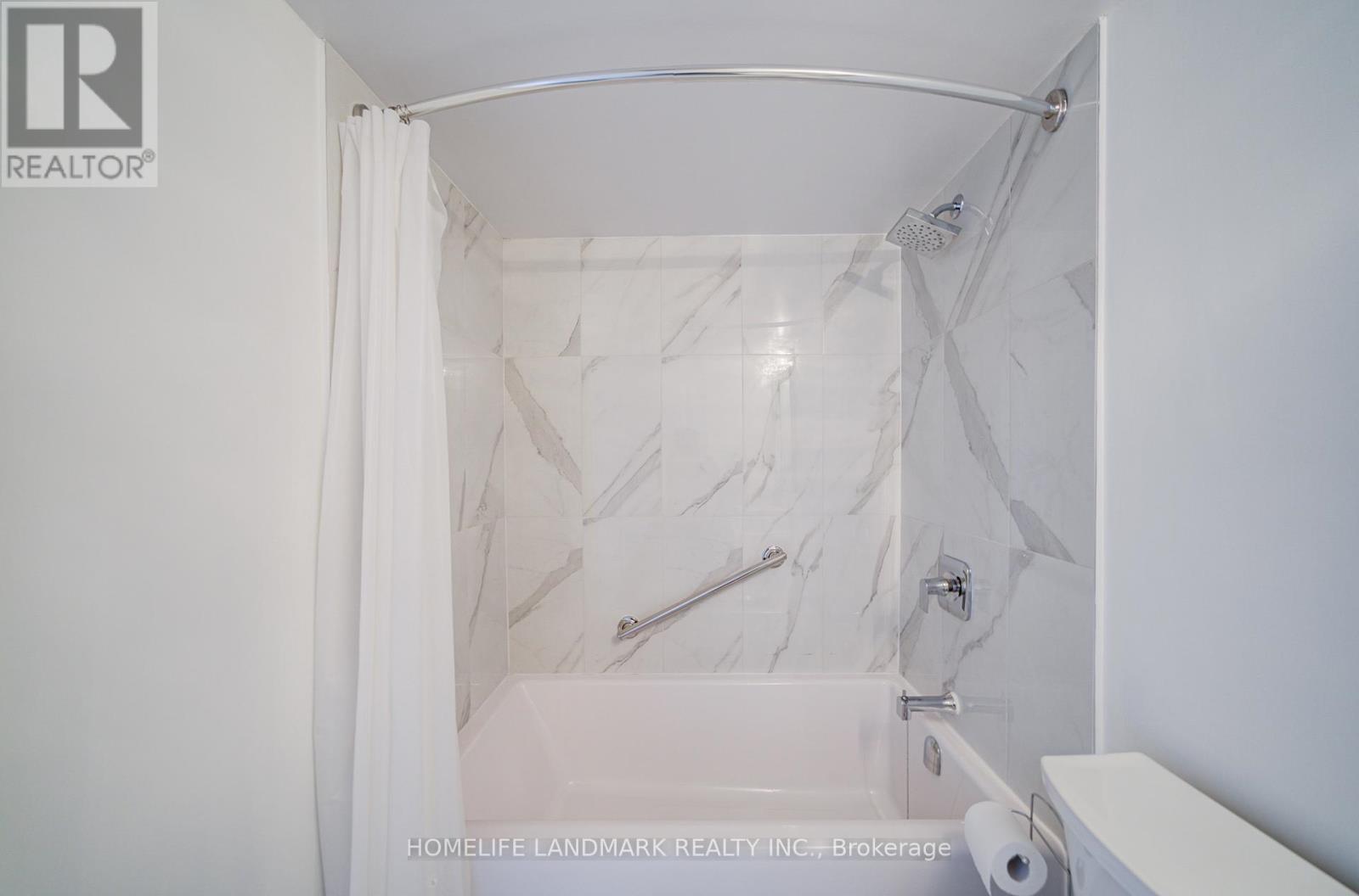 317 - 9017 Leslie Street, Richmond Hill, ON - Indoor