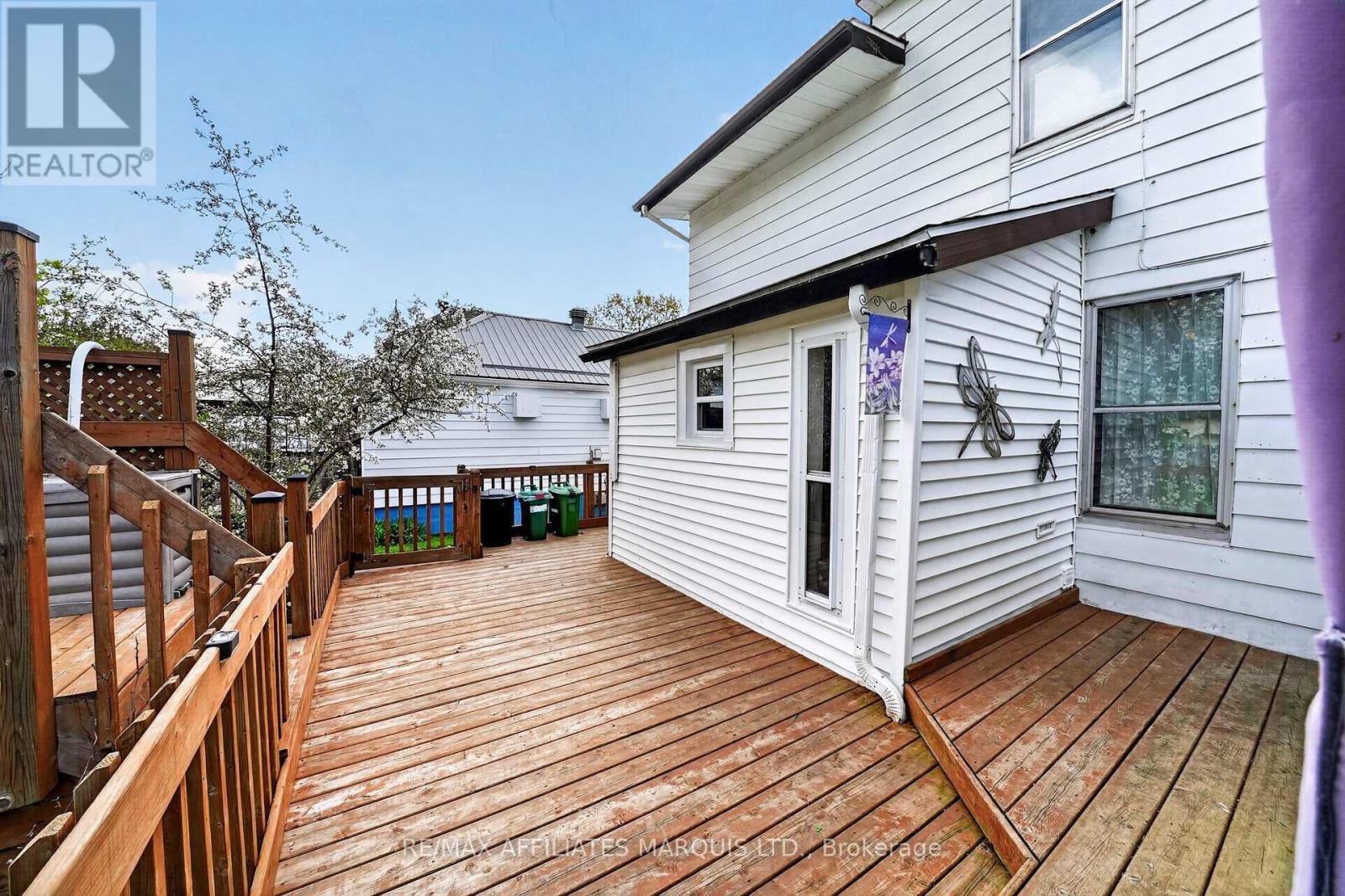335 Fifth Street E, Cornwall, ON - Outdoor With Deck Patio Veranda