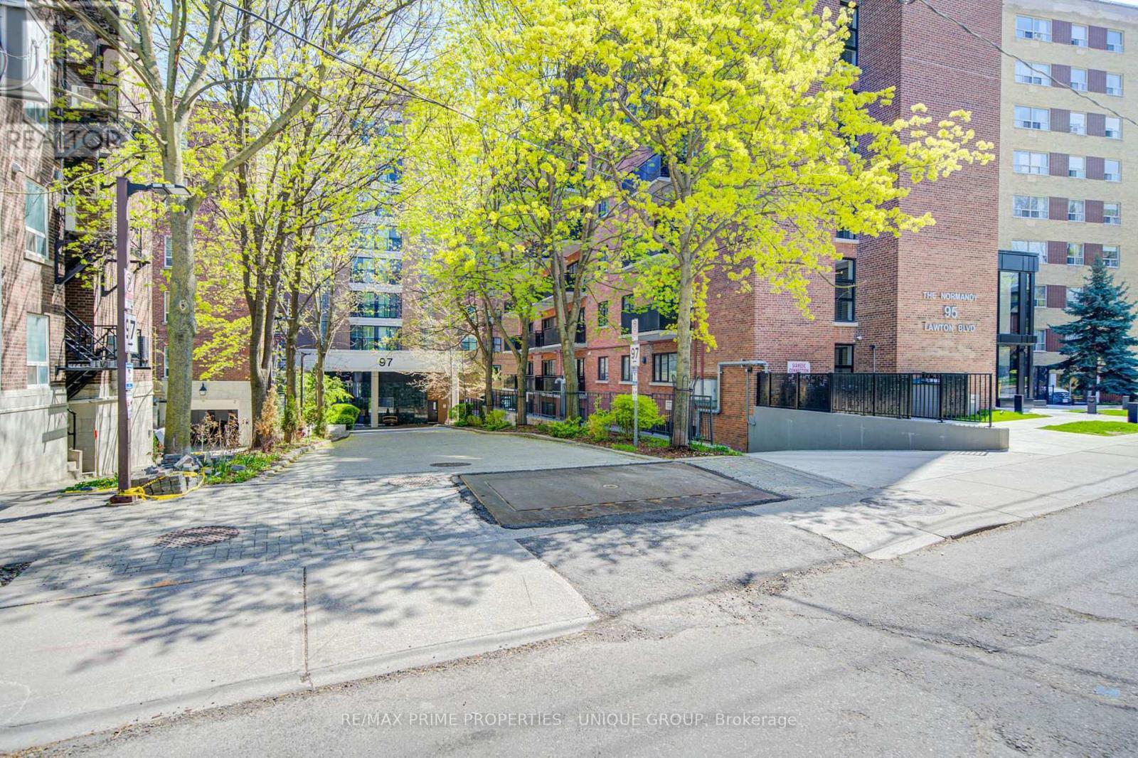 202 - 97 Lawton Boulevard, Toronto, ON - Outdoor