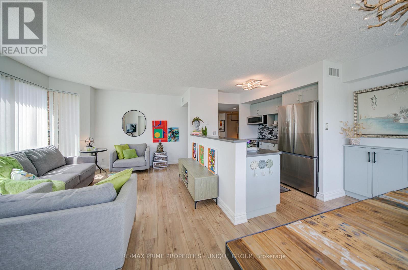 202 - 97 Lawton Boulevard, Toronto, ON - Indoor