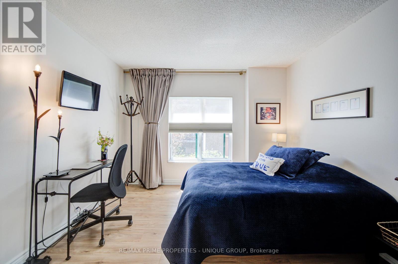 202 - 97 Lawton Boulevard, Toronto, ON - Indoor Photo Showing Bedroom