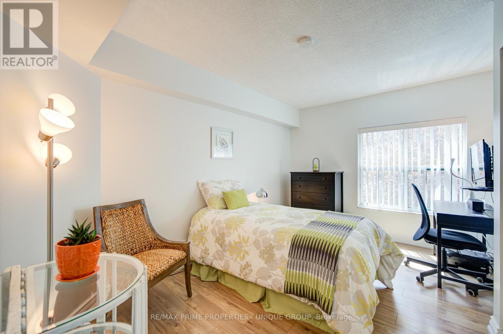 202 - 97 Lawton Boulevard, Toronto, ON - Indoor Photo Showing Bedroom