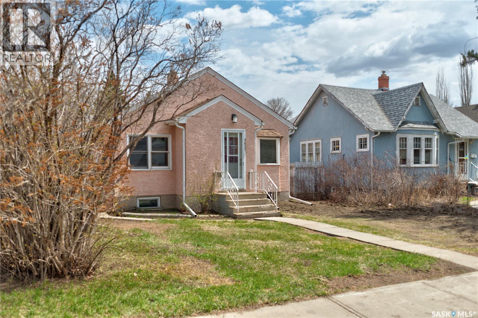 2627 Atkinson Street, Regina, SK - Outdoor With Facade
