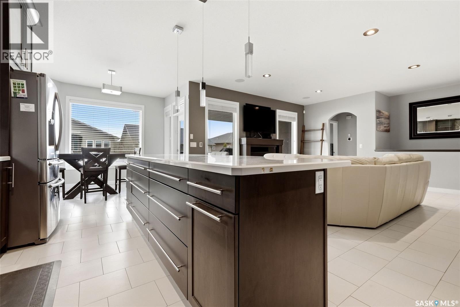 4151 Chuka Drive, Regina, SK - Indoor Photo Showing Kitchen With Upgraded Kitchen