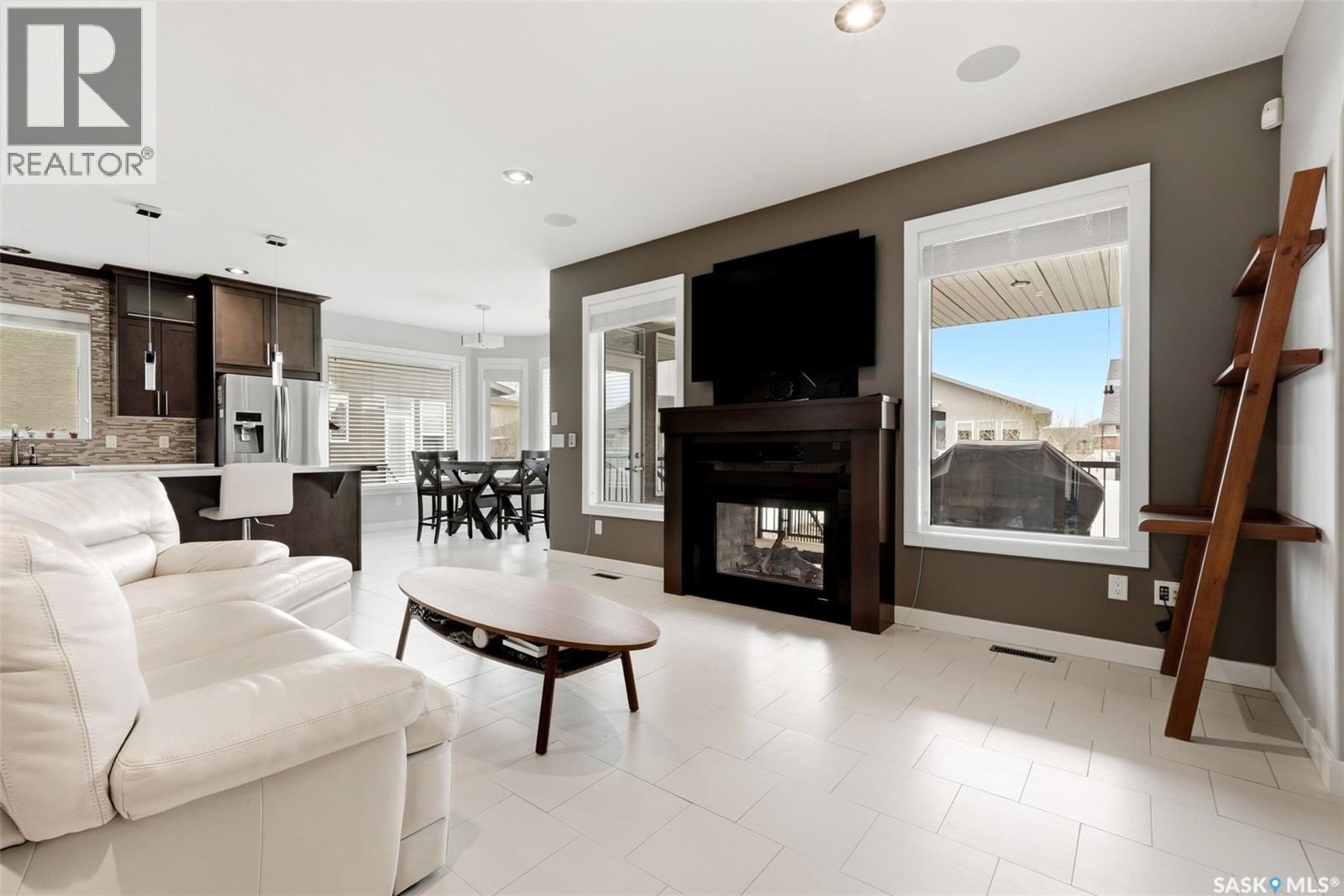 4151 Chuka Drive, Regina, SK - Indoor Photo Showing Living Room