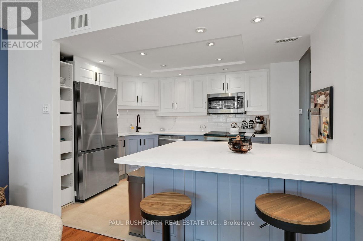 Kitchen - 903 - 160 George Street, Ottawa, ON - Indoor Photo Showing Kitchen With Upgraded Kitchen