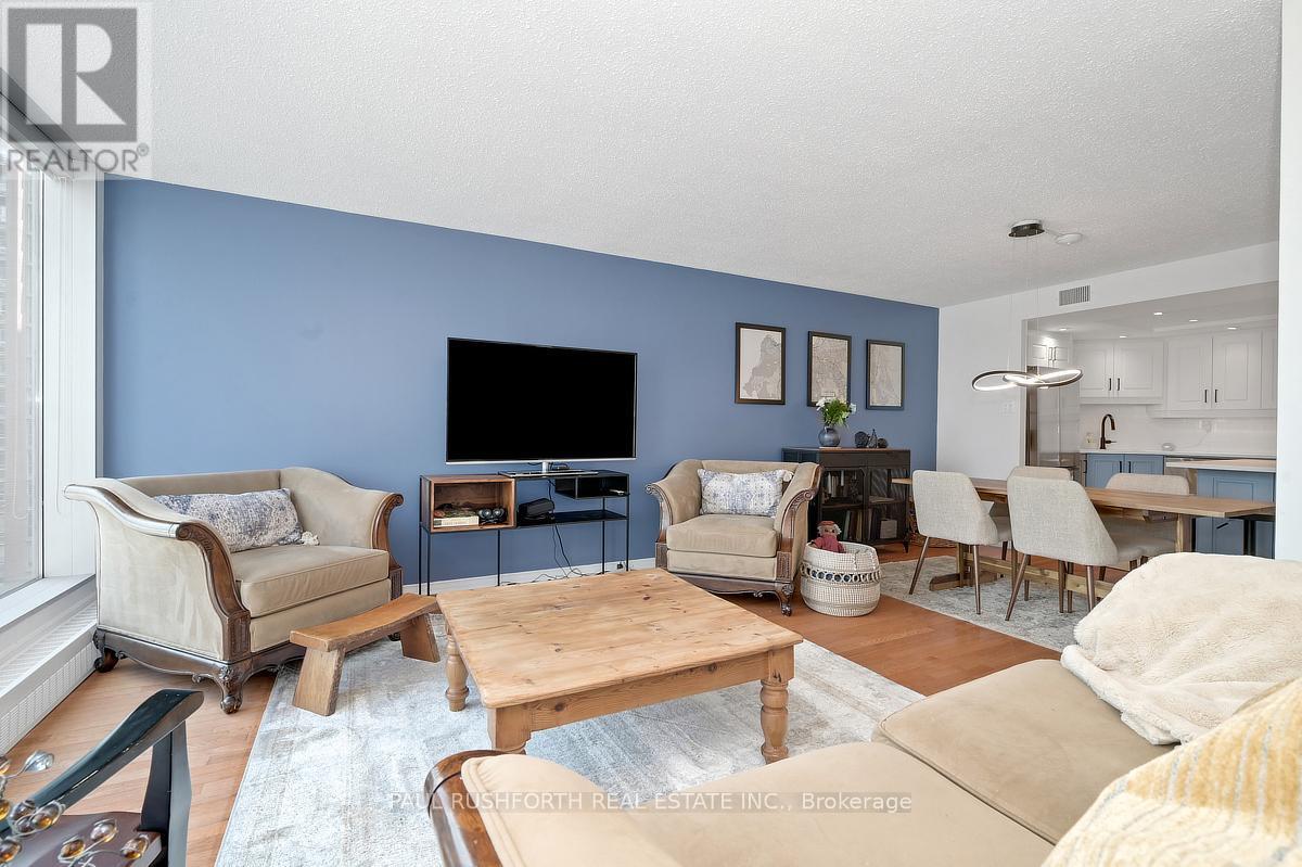 Living Room - 903 - 160 George Street, Ottawa, ON - Indoor Photo Showing Living Room