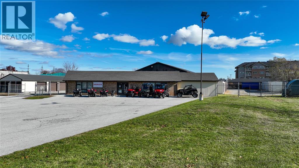 584 St. Clair Parkway, St Clair, ON