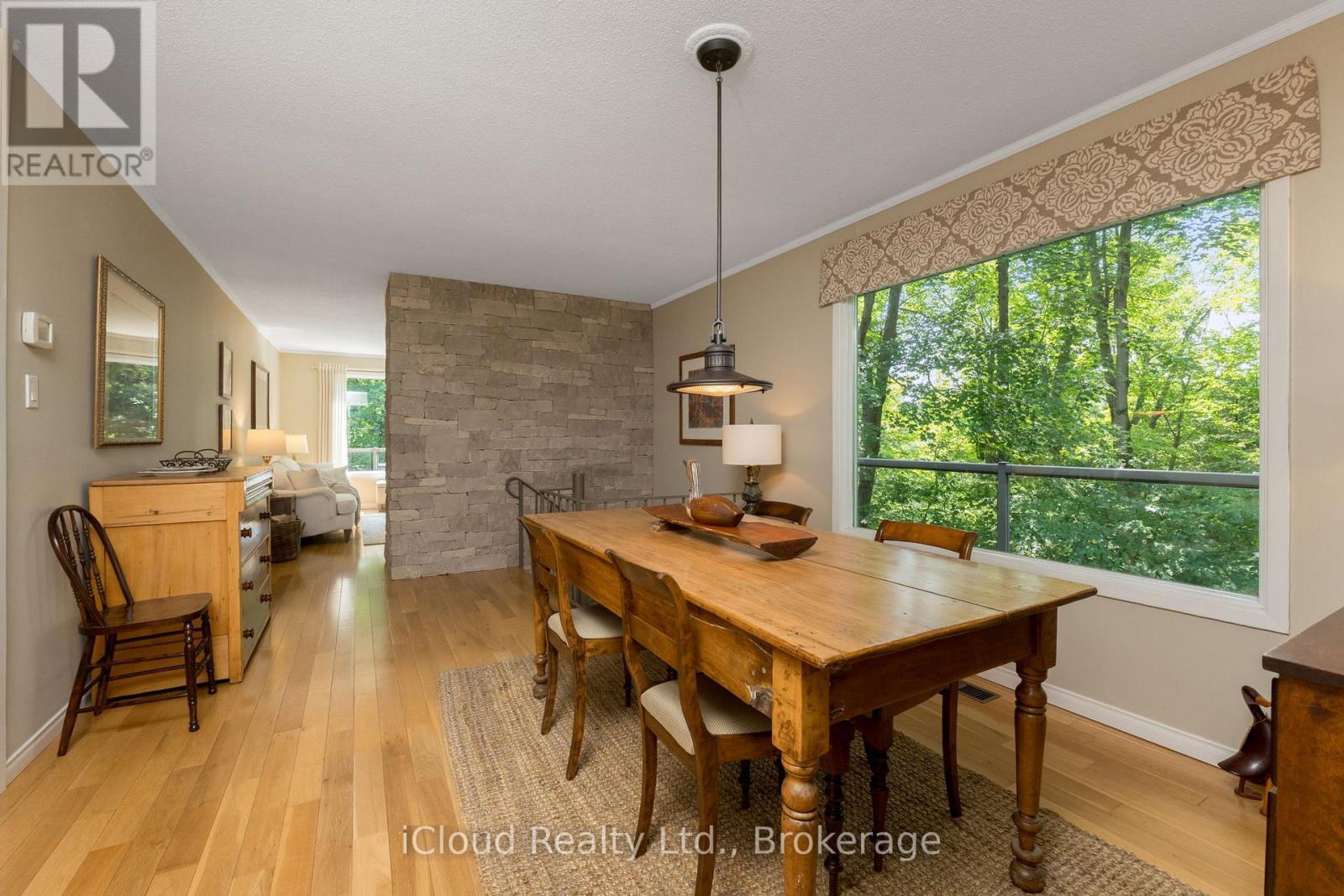 487202 30 Sdrd Side Road, Mono, ON - Indoor Photo Showing Dining Room