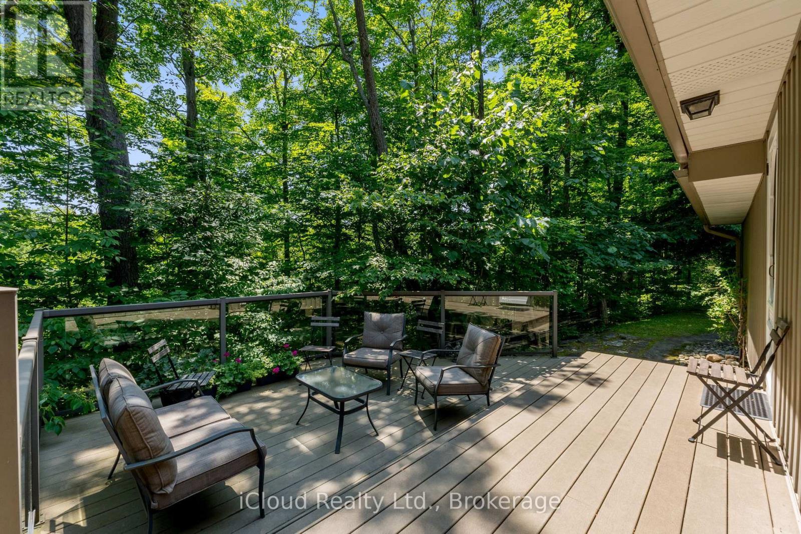Inviting back deck - 487202 30 Sdrd Side Road, Mono, ON - Outdoor With Deck Patio Veranda