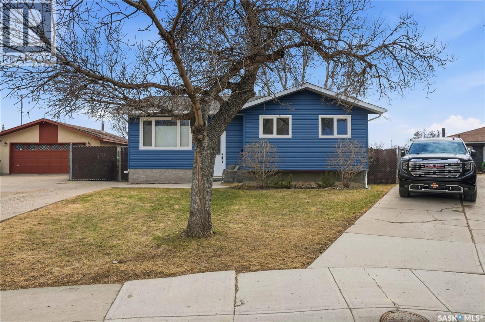 95 Schneider Crescent, Regina, SK - Outdoor