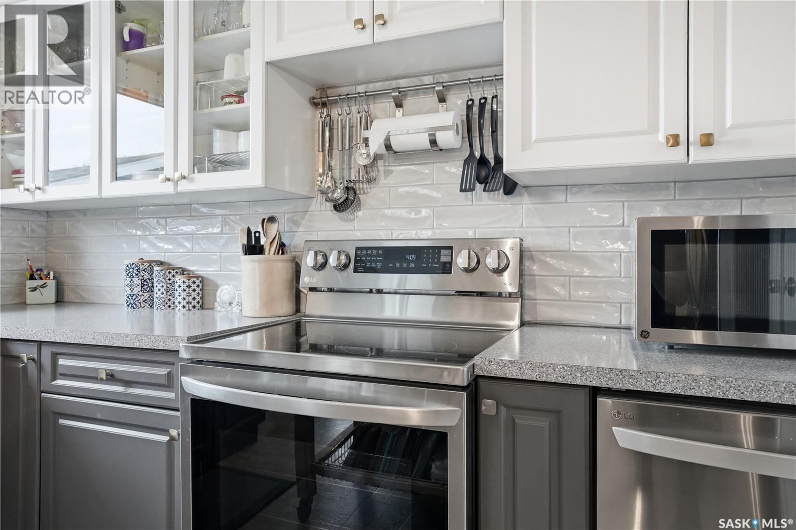 95 Schneider Crescent, Regina, SK - Indoor Photo Showing Kitchen