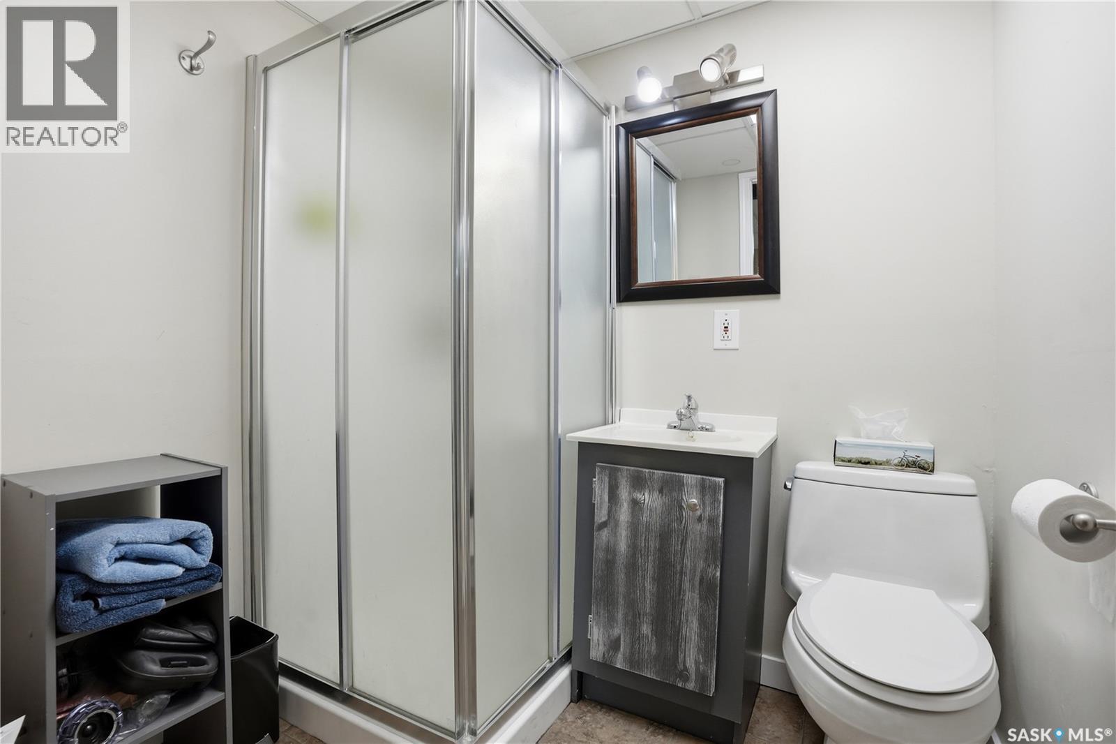 95 Schneider Crescent, Regina, SK - Indoor Photo Showing Bathroom