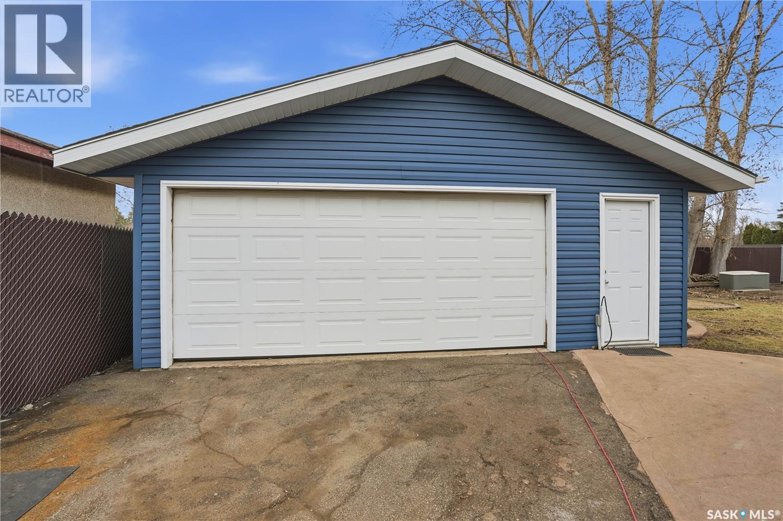 95 Schneider Crescent, Regina, SK - Outdoor