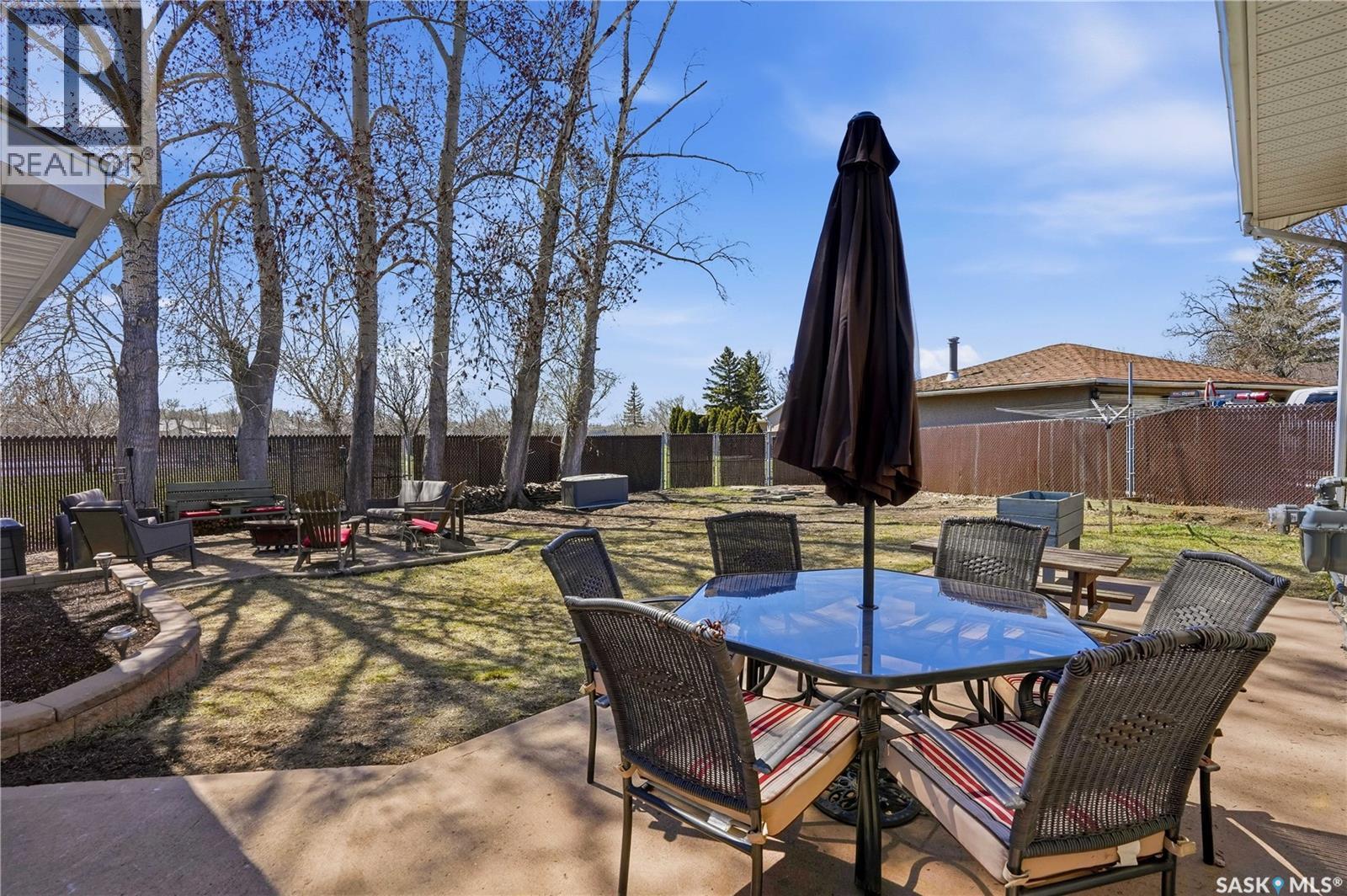 95 Schneider Crescent, Regina, SK - Outdoor