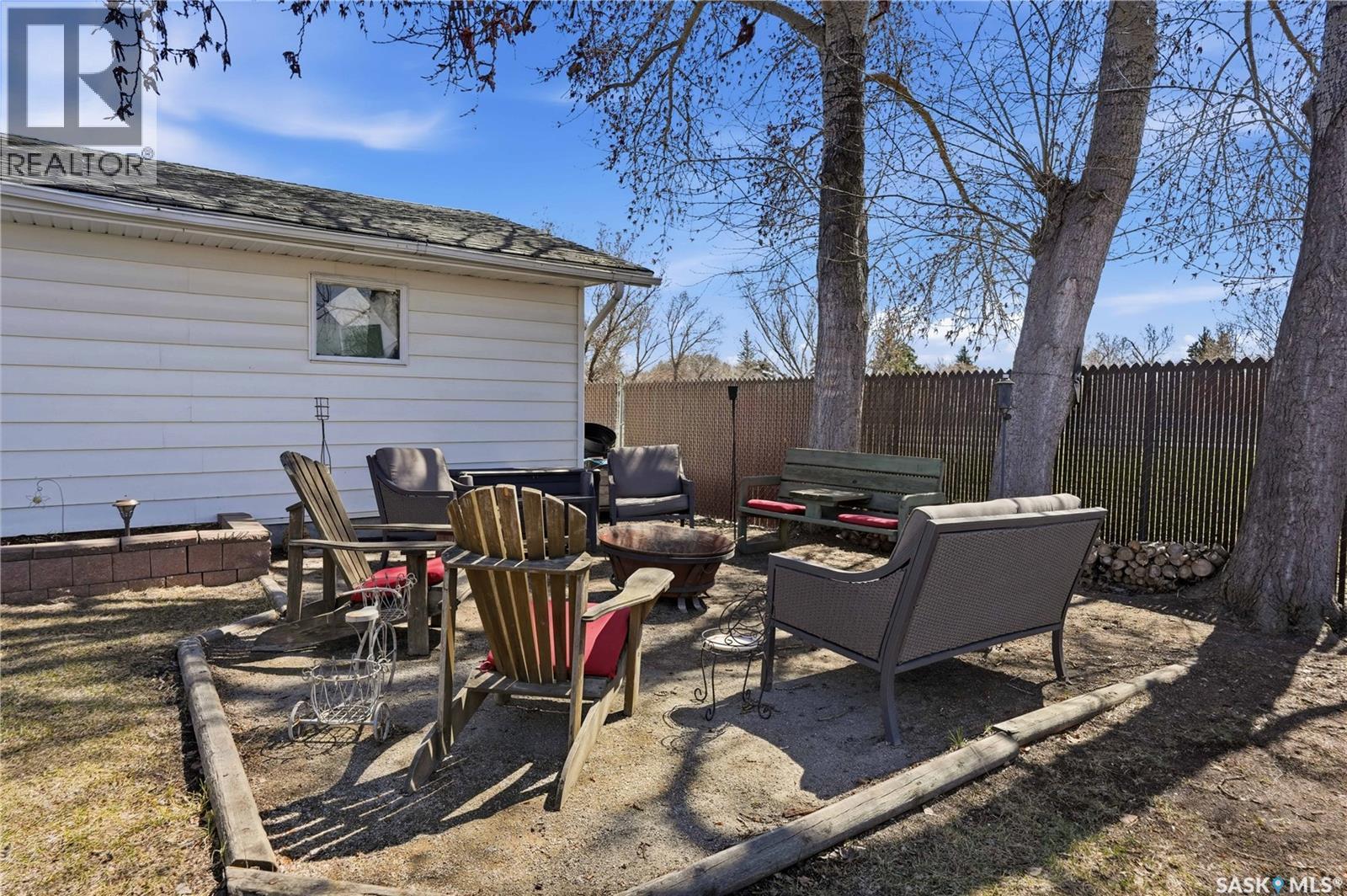 95 Schneider Crescent, Regina, SK - Outdoor