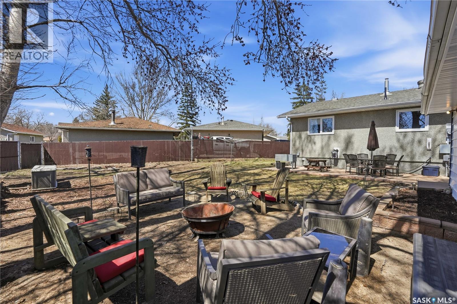 95 Schneider Crescent, Regina, SK - Outdoor