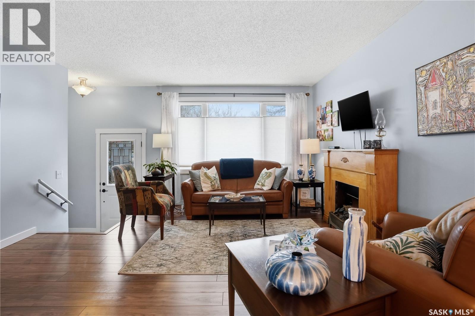 95 Schneider Crescent, Regina, SK - Indoor Photo Showing Living Room
