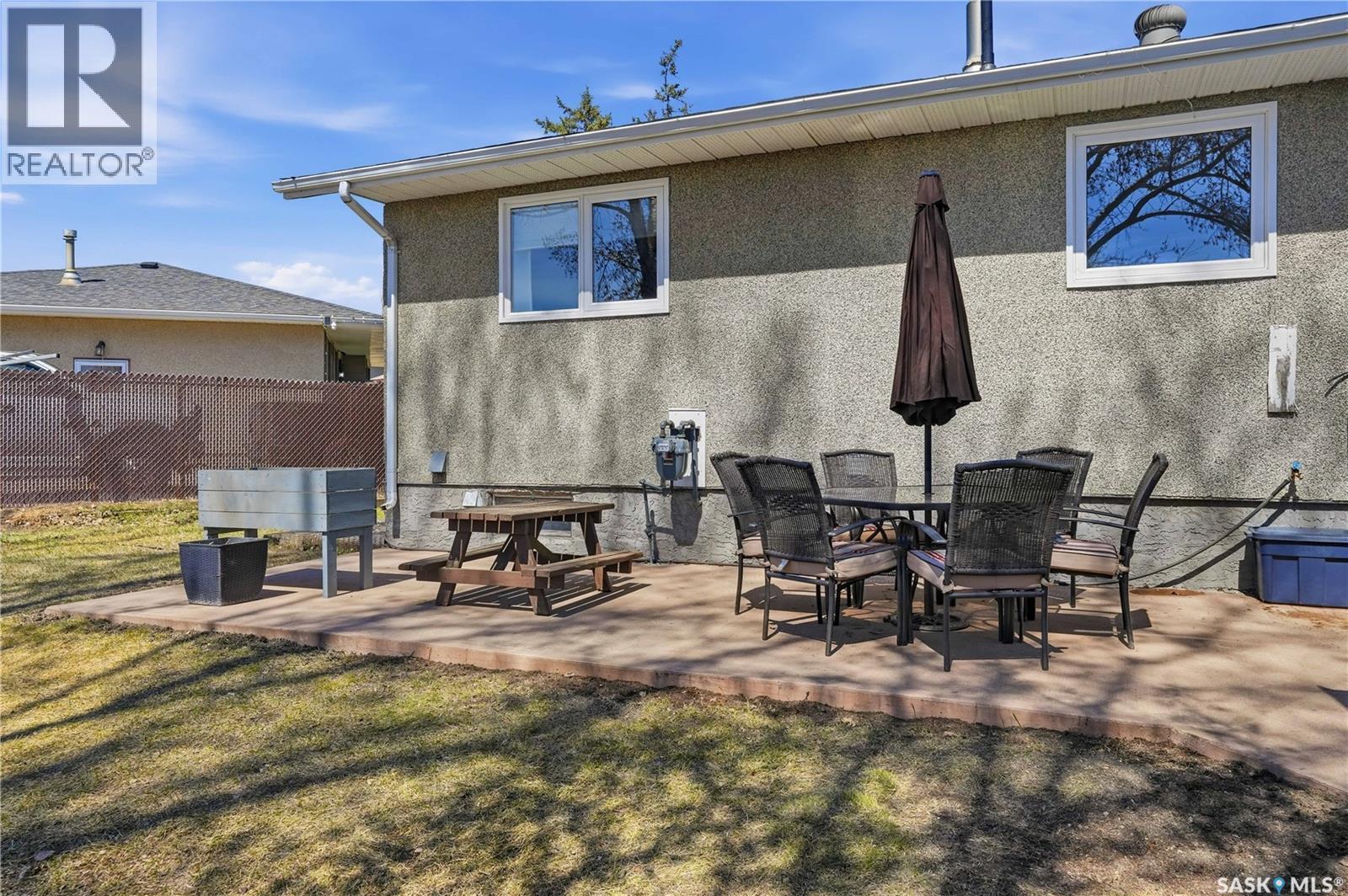 95 Schneider Crescent, Regina, SK - Outdoor With Exterior