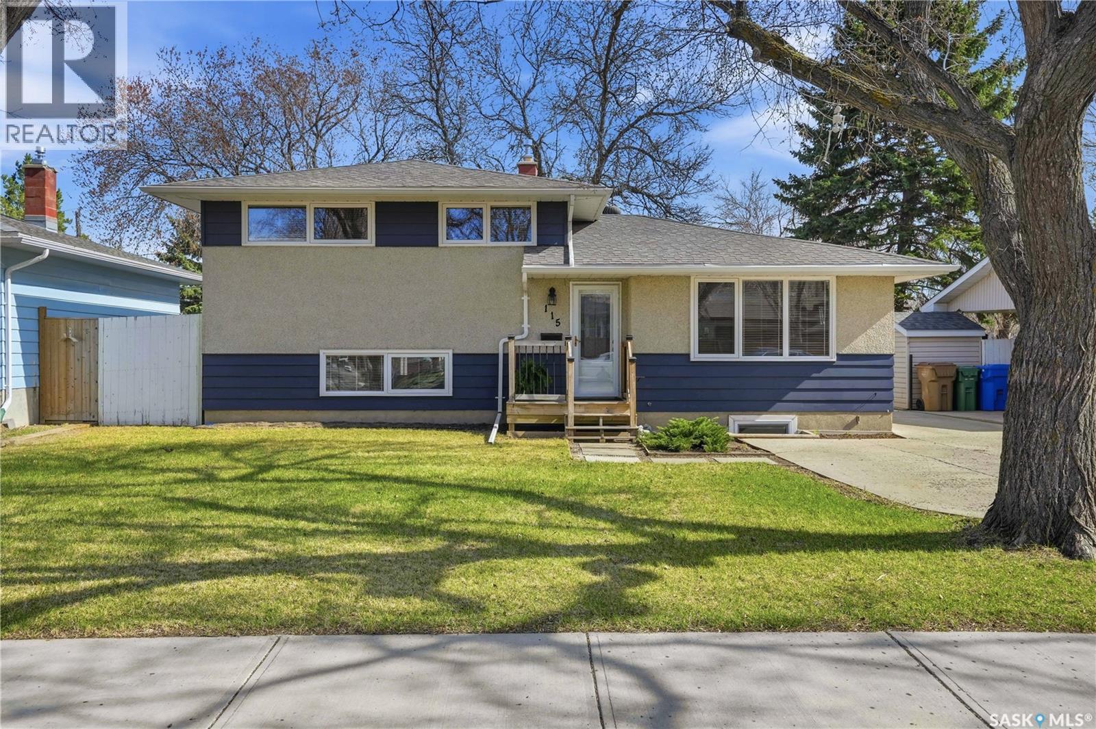115 Stapleford Crescent, Regina, SK - Outdoor With Facade