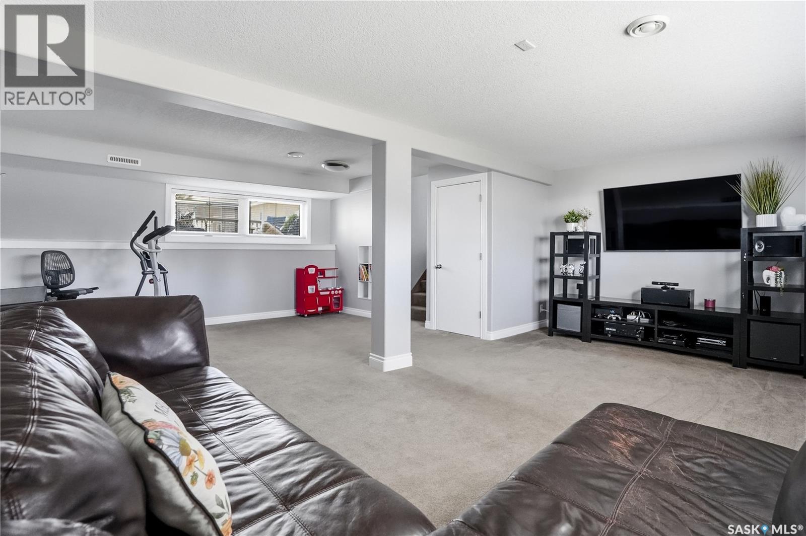 115 Stapleford Crescent, Regina, SK - Indoor