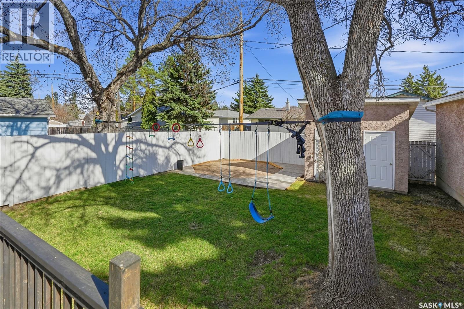 115 Stapleford Crescent, Regina, SK - Outdoor