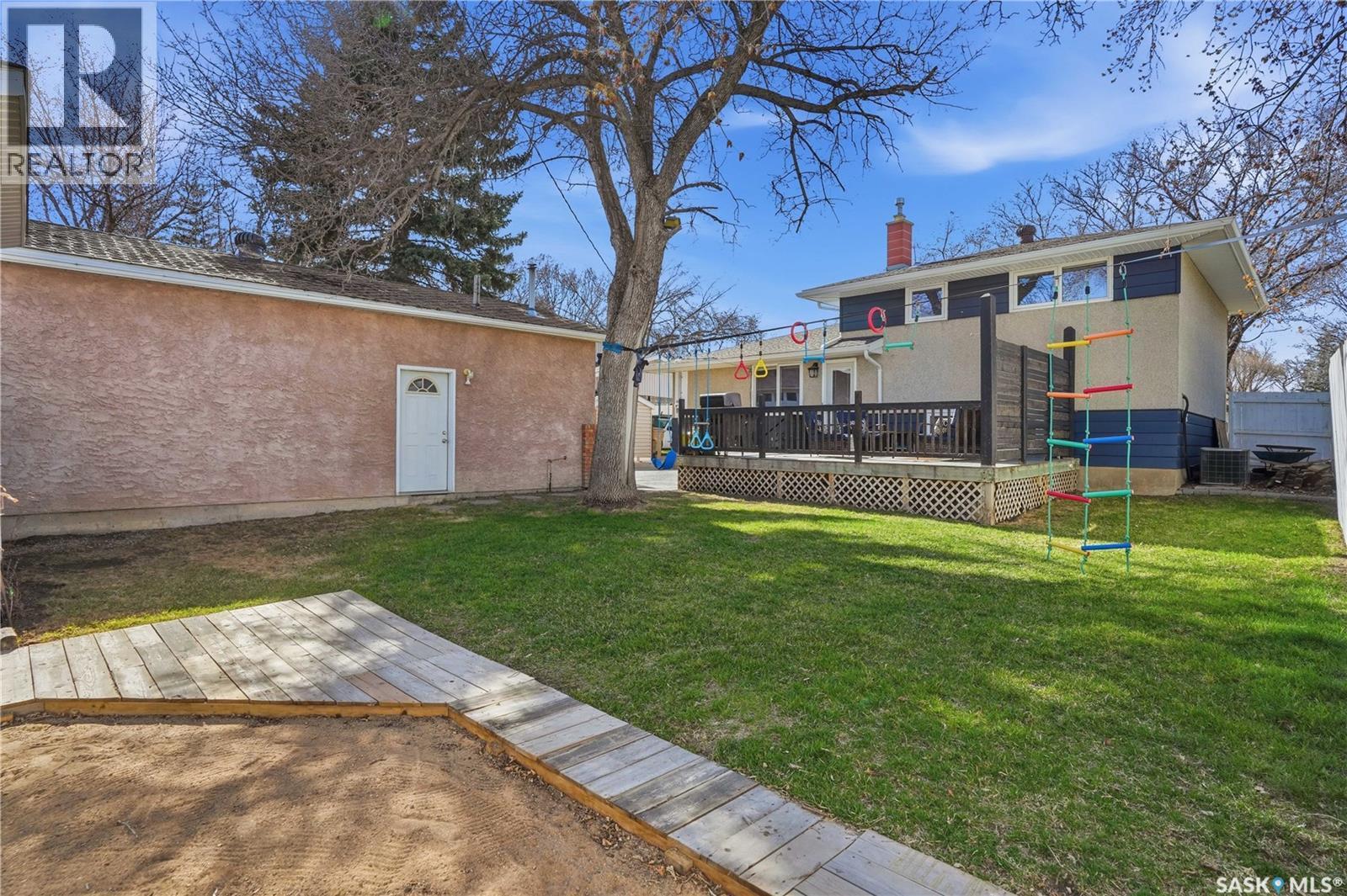 115 Stapleford Crescent, Regina, SK - Outdoor With Deck Patio Veranda