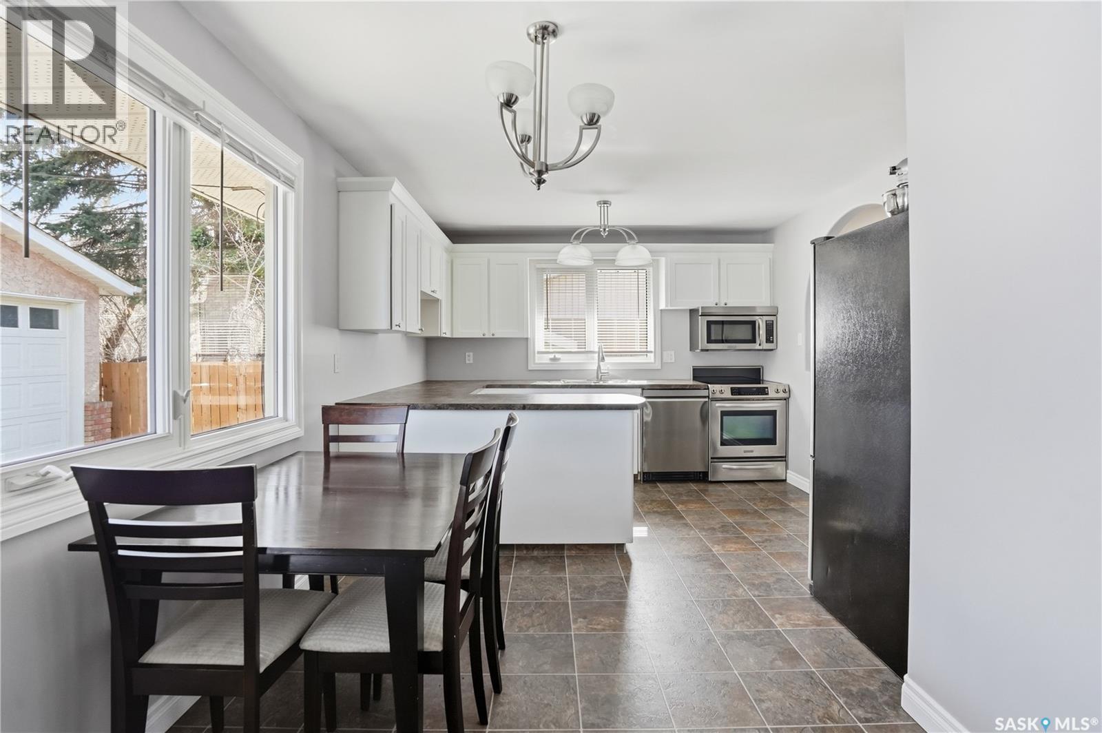 115 Stapleford Crescent, Regina, SK - Indoor