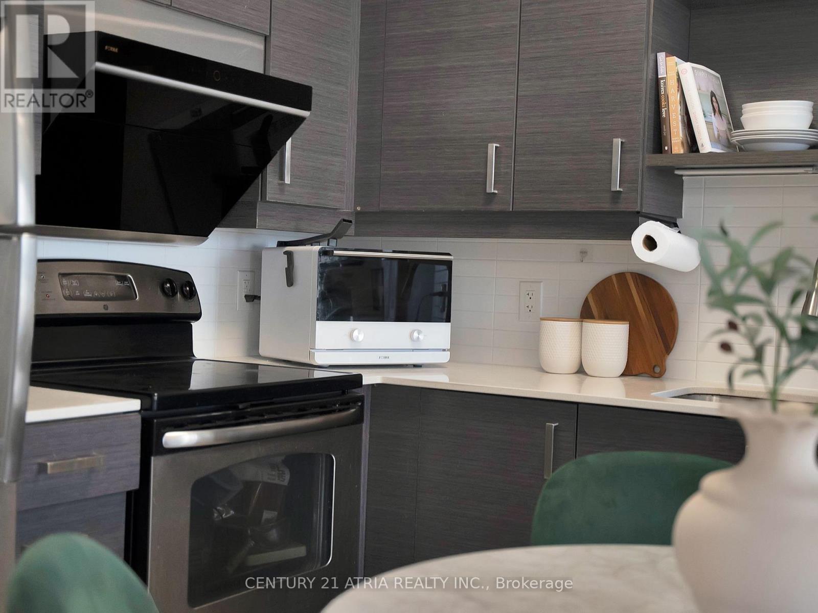 522 - 8228 Birchmount Road, Markham, ON - Indoor Photo Showing Kitchen