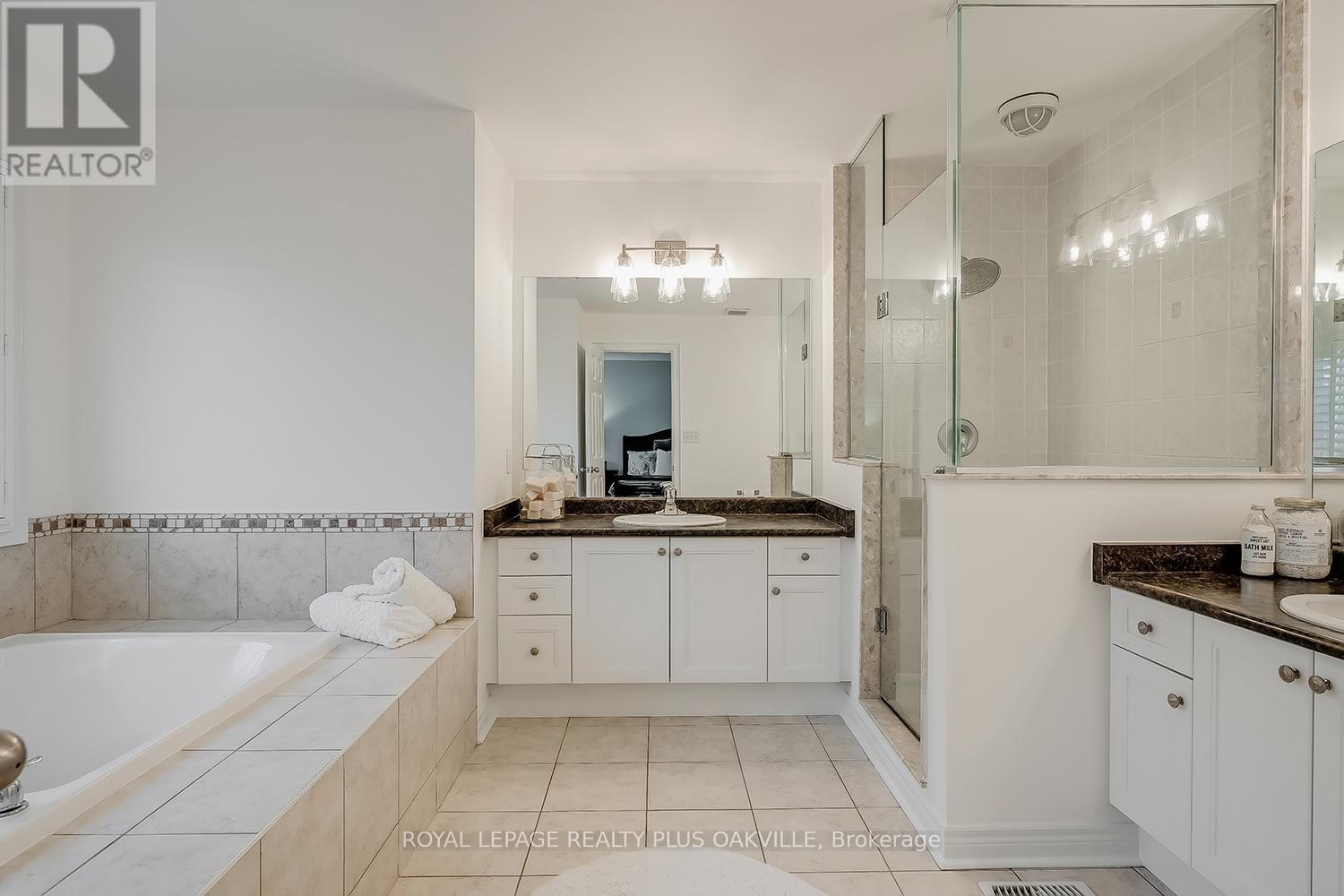 3339 Skipton Lane, Oakville, ON - Indoor Photo Showing Bathroom