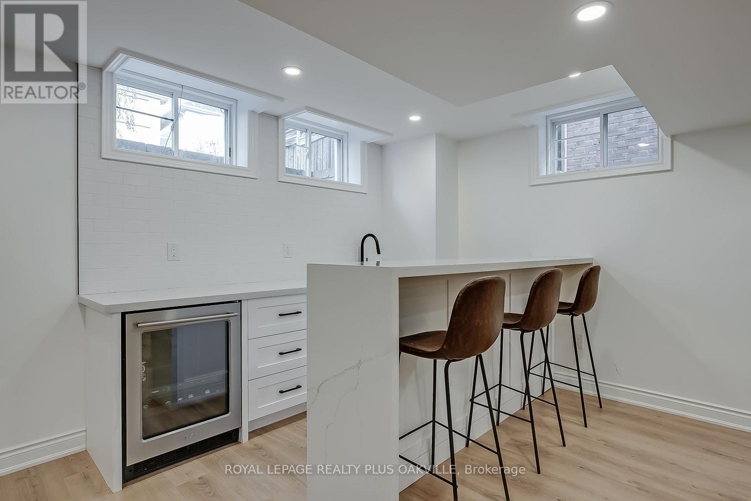3339 Skipton Lane, Oakville, ON - Indoor