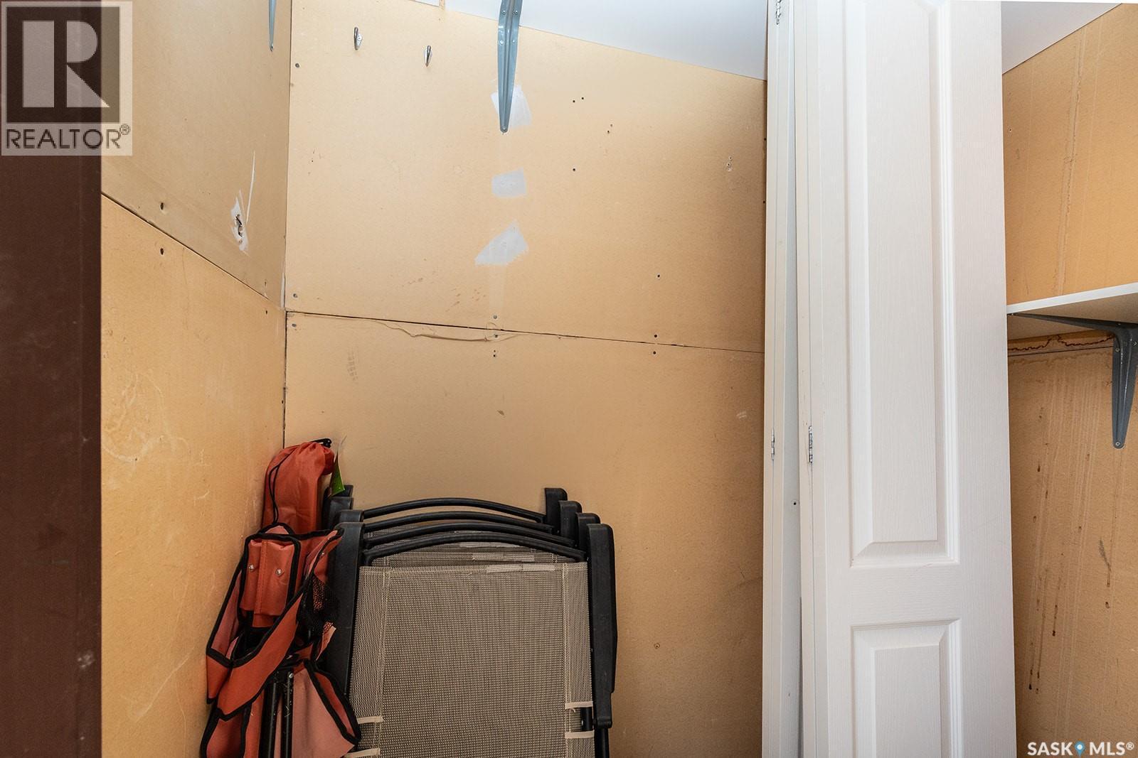 102D2 1121 Mckercher Drive, Saskatoon, SK - Indoor Photo Showing Other Room