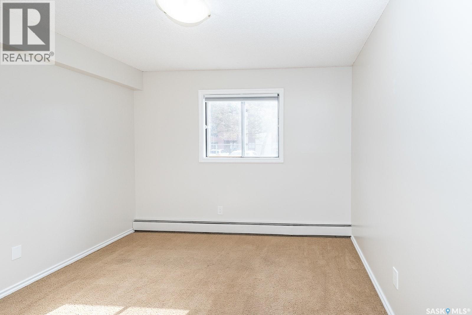 102D2 1121 Mckercher Drive, Saskatoon, SK - Indoor Photo Showing Other Room