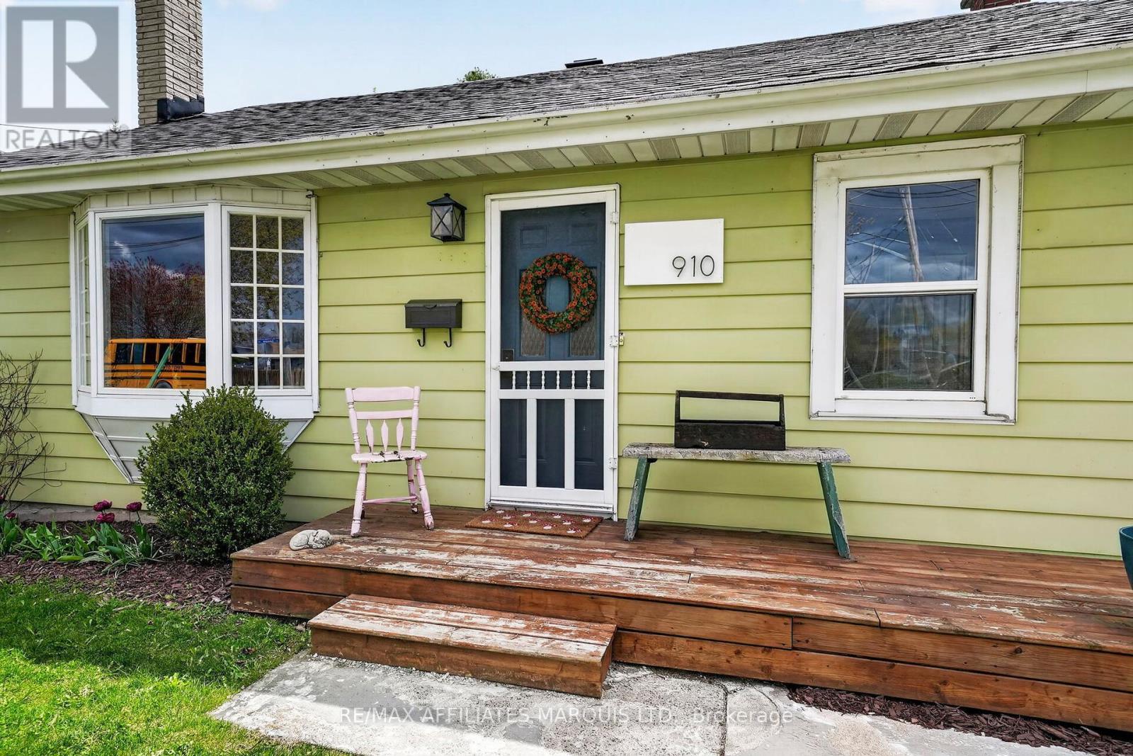 910 Leonard Avenue, Cornwall, ON - Outdoor With Exterior