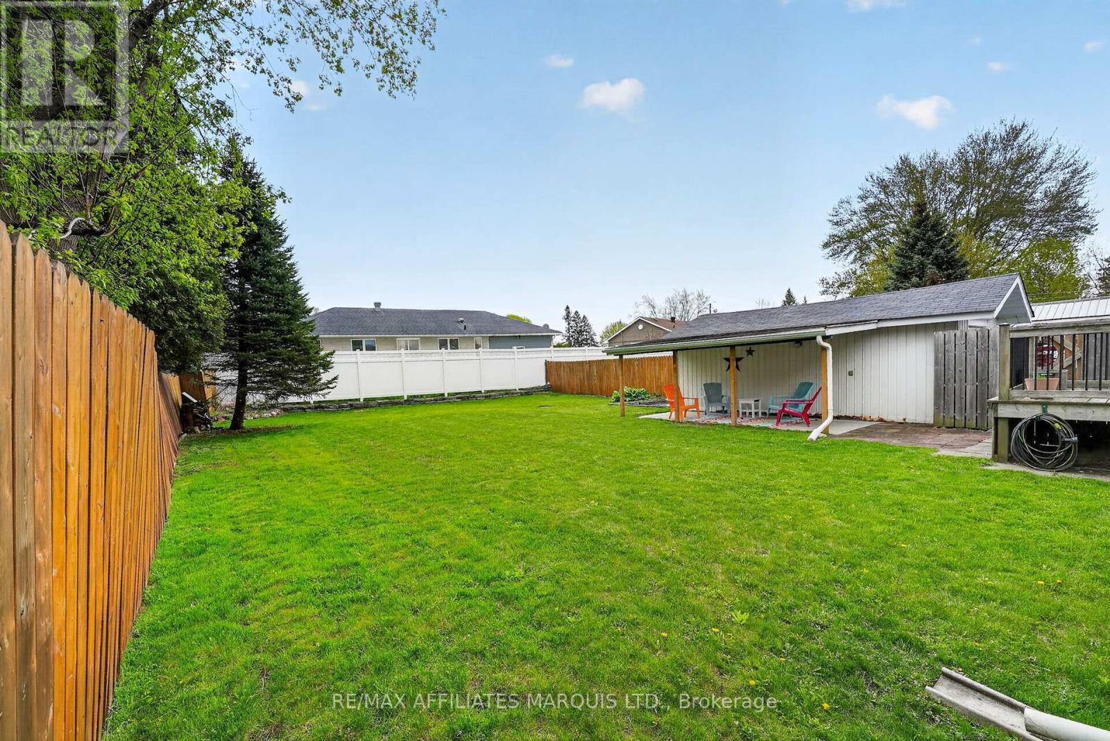 910 Leonard Avenue, Cornwall, ON - Outdoor With Backyard