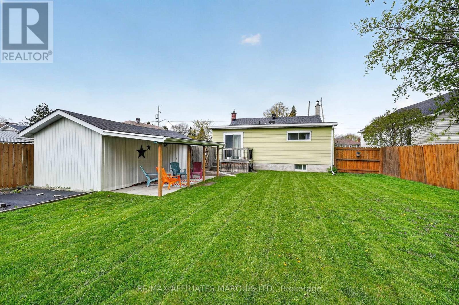 910 Leonard Avenue, Cornwall, ON - Outdoor With Backyard